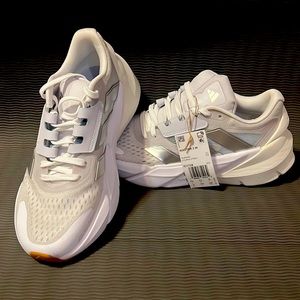Women’s Adidas Adistar 2.0 Running Shoes Size 8 Brand New!!!